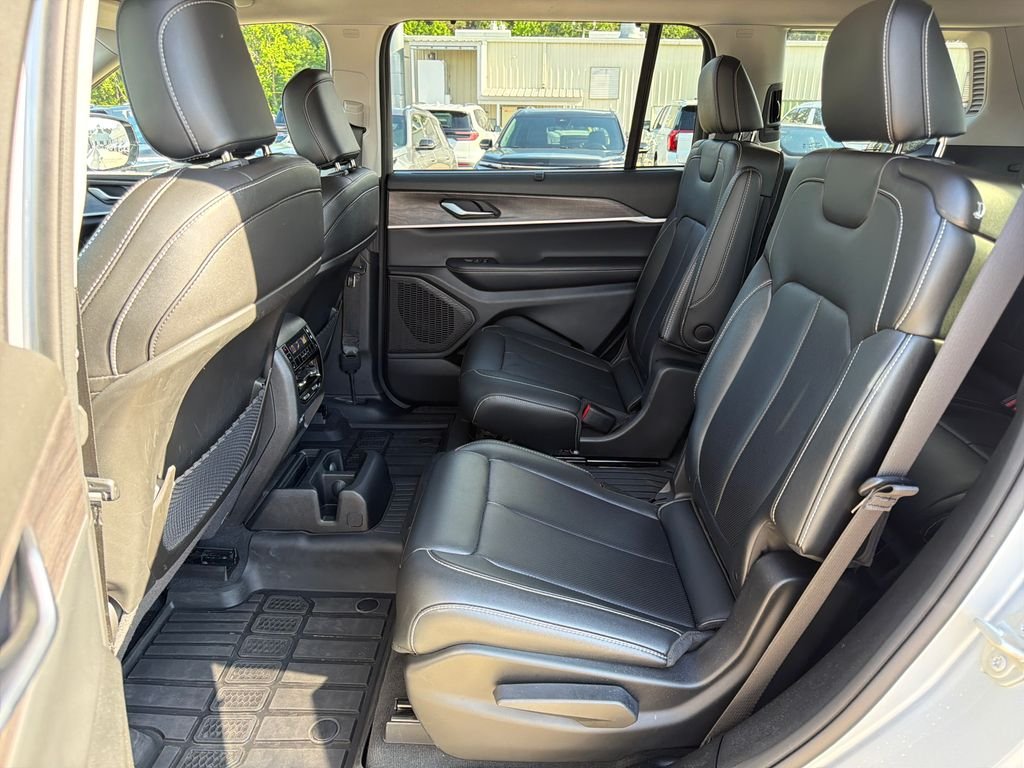 Used 2023 Silver Jeep Limited image 29