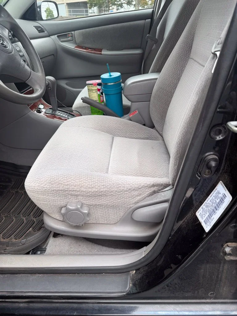 Used 2003 Black Toyota LE image 13