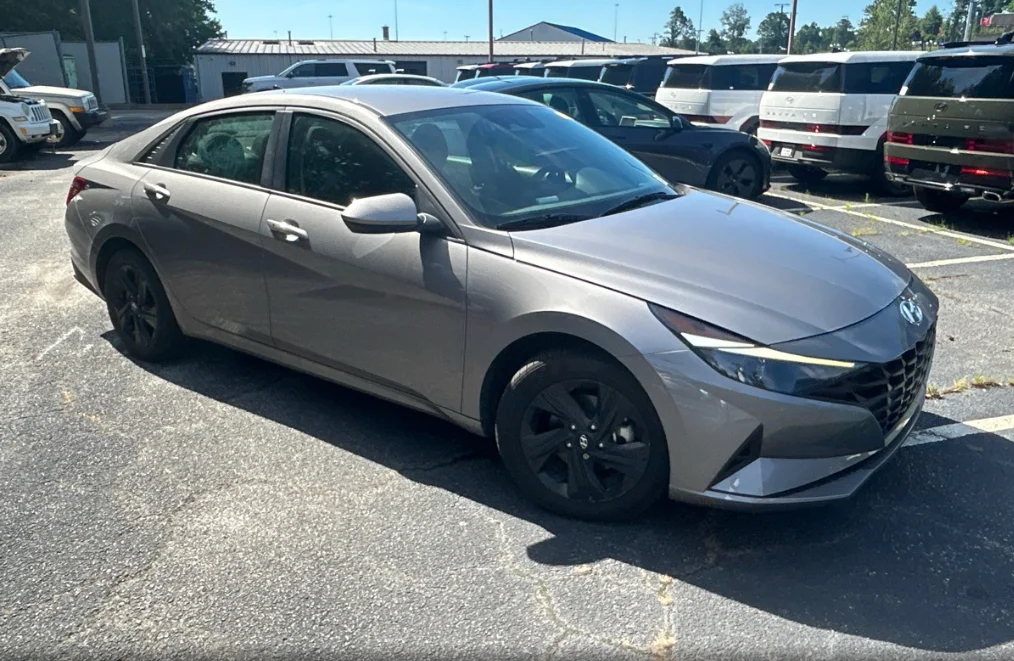 Certified Used 2023 Silver Hyundai Blue image 4