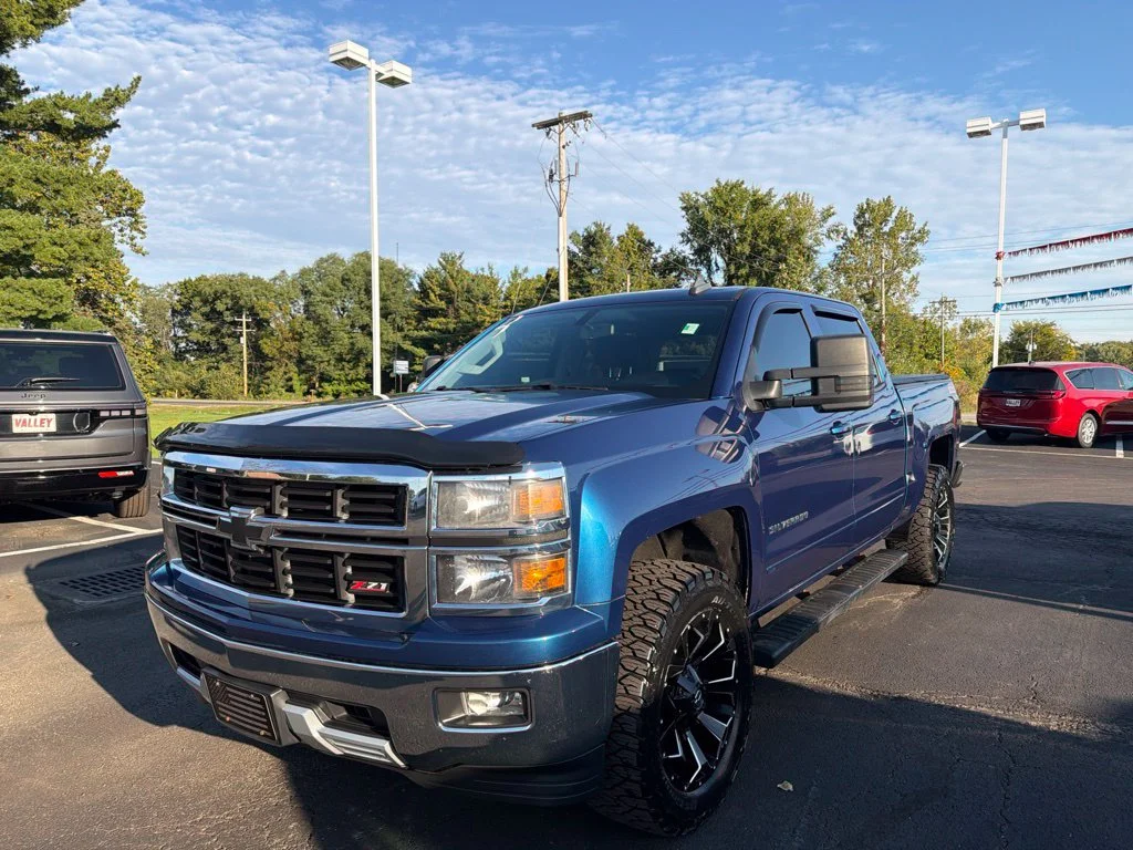 Used 2015 Chevrolet Silverado 1500 LT with VIN 3GCUKREC5FG438455 for sale in Pataskala, OH
