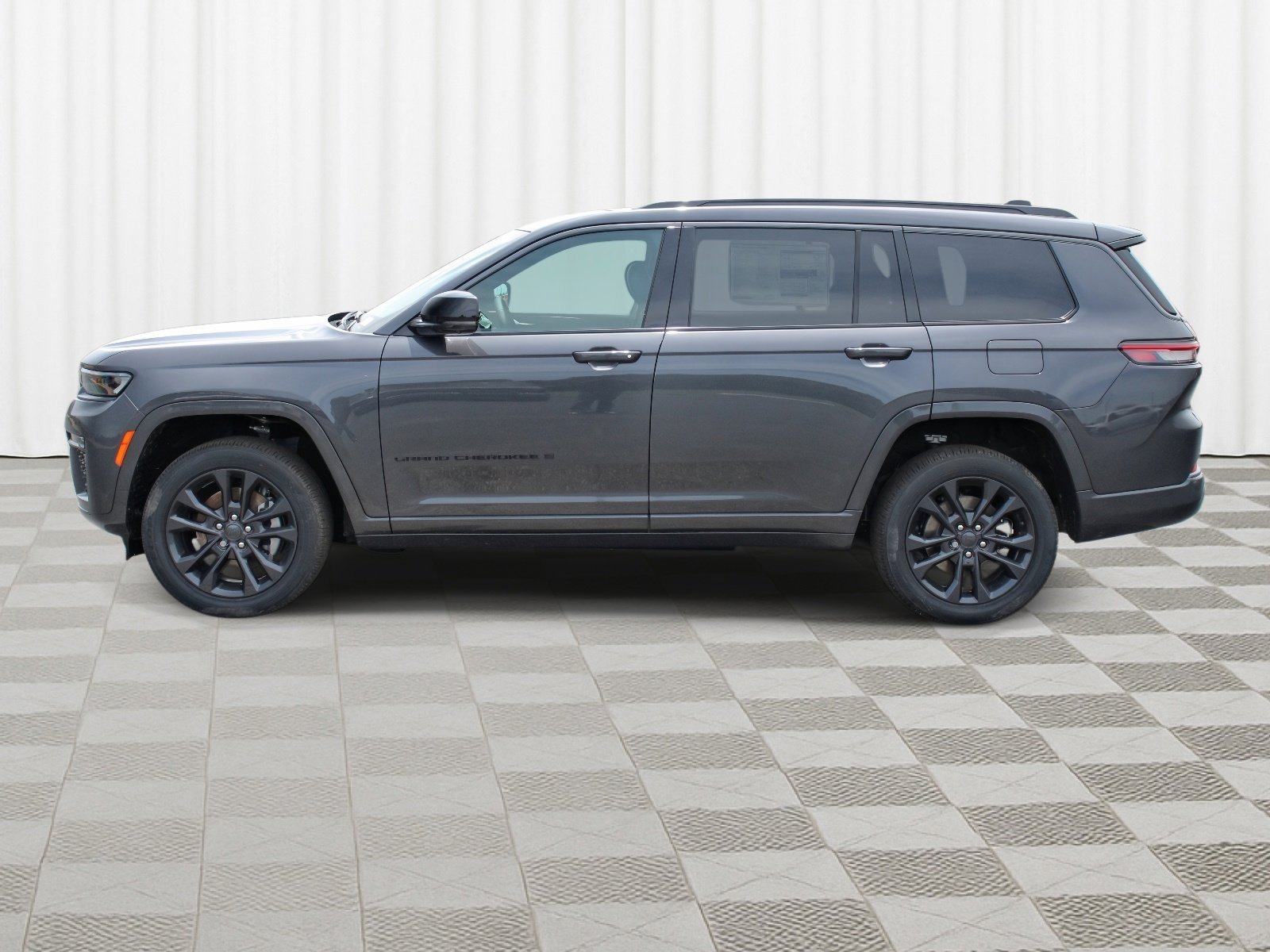 New 2026 Baltic Gray Metallic Clear-Coat Exterior Paint Jeep Limited Reserve image 40