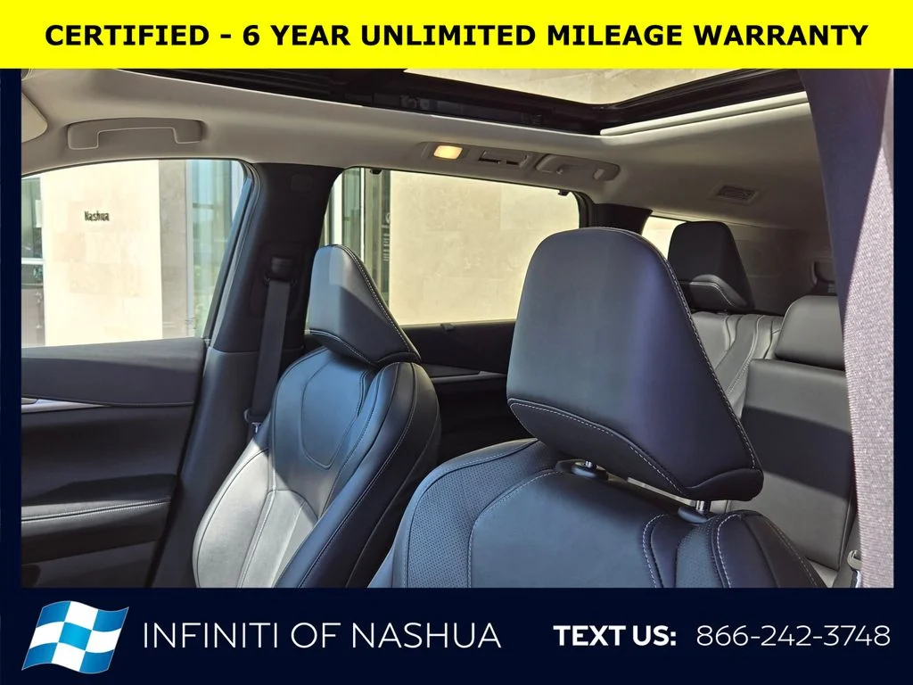 Certified Used 2023 White INFINITI LUXE image 8