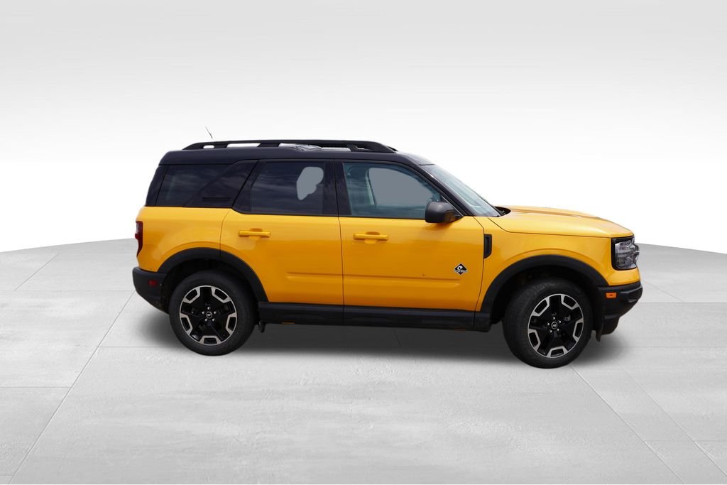 Used 2022 Cyber Orange Metallic Tricoat Ford Outer Banks image 2