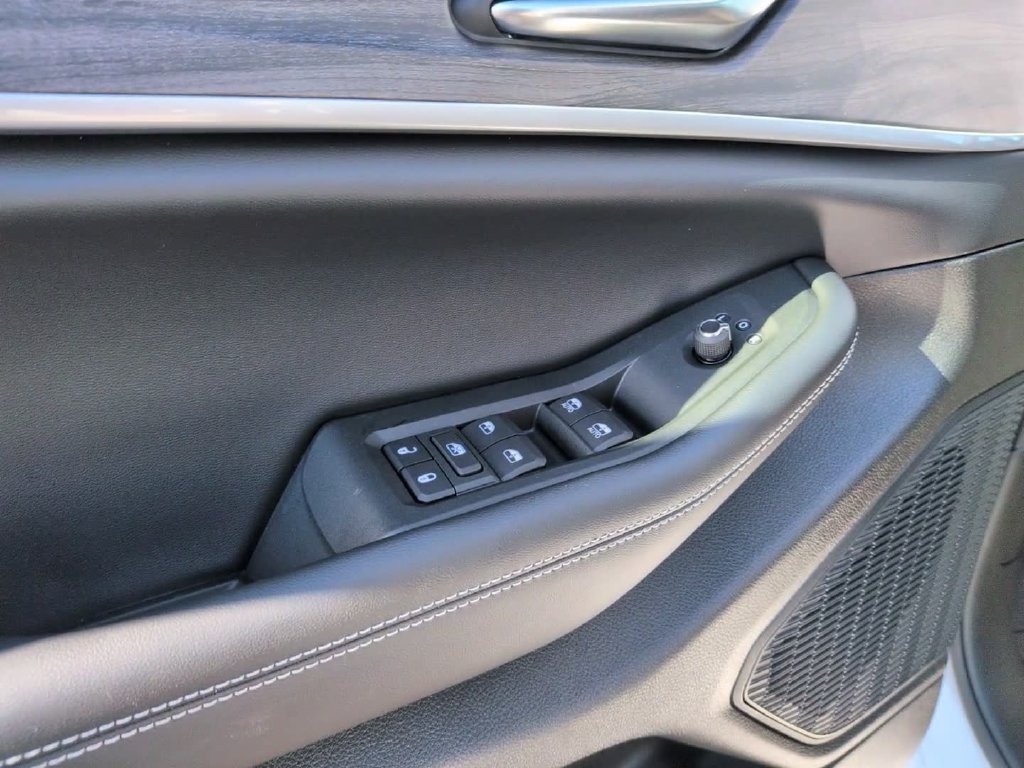 New 2027 White Jeep Laredo Altitude image 17