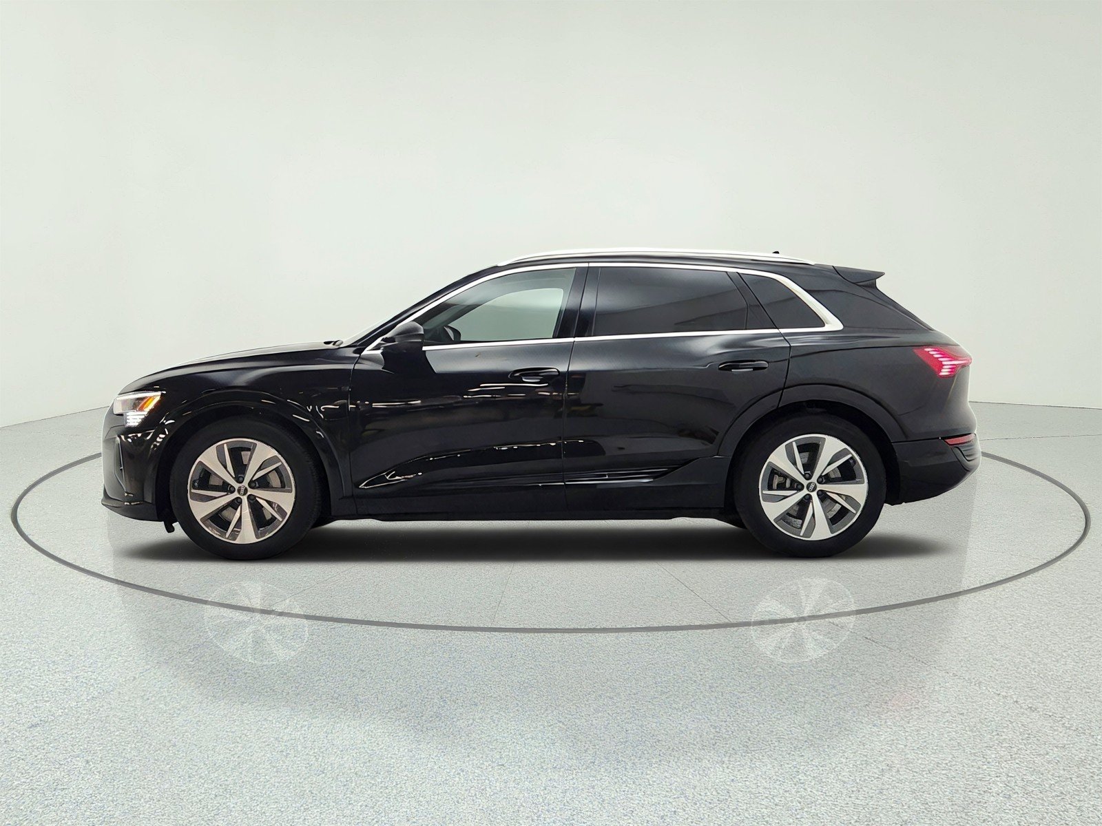 Used 2024 Mythos Black Metallic Audi Premium Plus quattro image 8