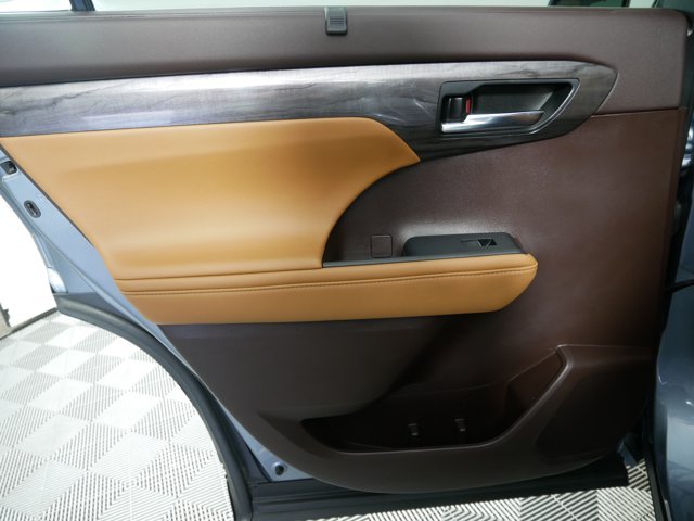 Used 2021 Moon Dust Toyota Hybrid Platinum image 12