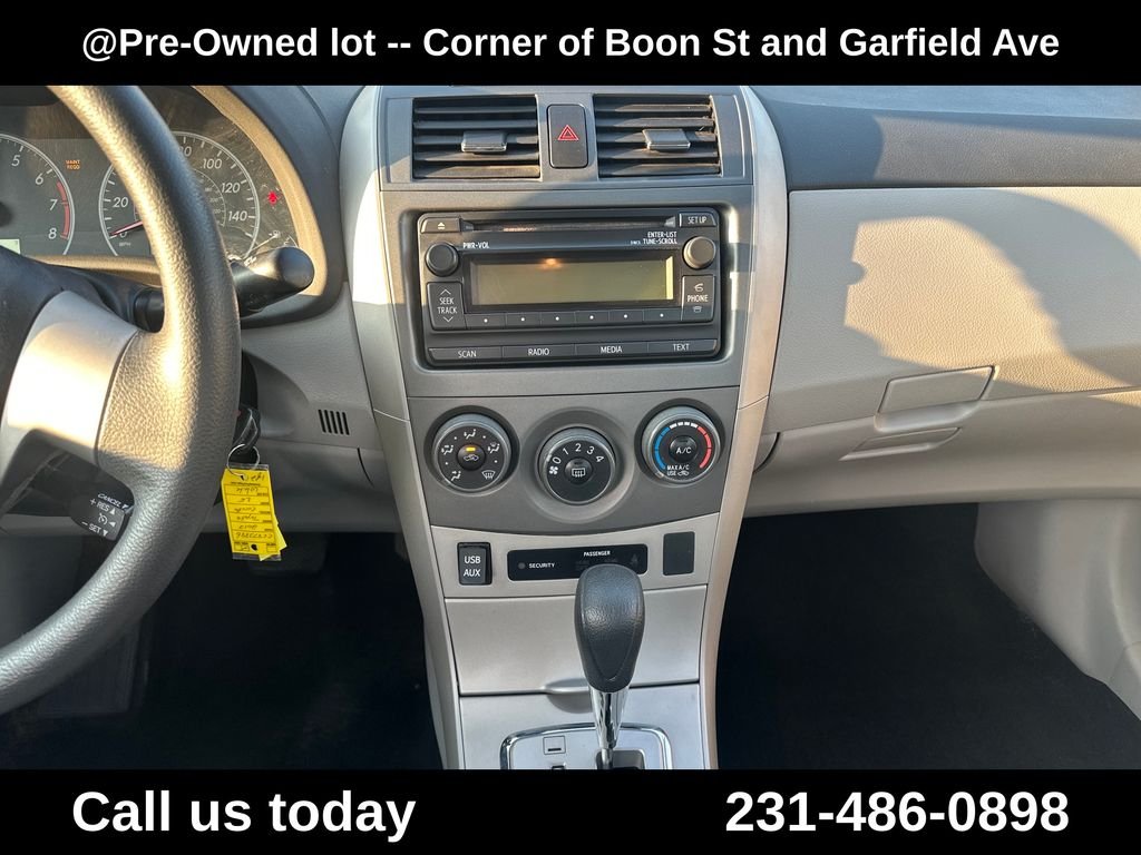 Used 2012 White Toyota LE image 19