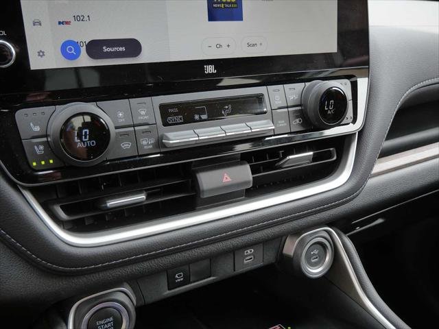 Certified Used 2024 WIND CHILL PEARL Toyota  image 24