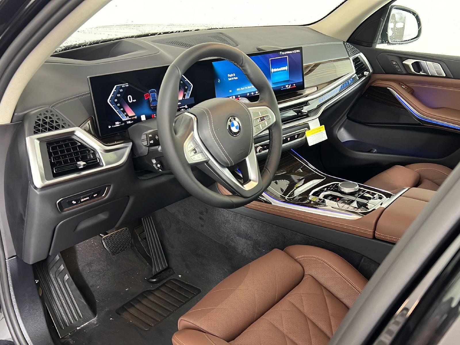 New 2027 Black Sapphire Metallic BMW xDrive40i image 20