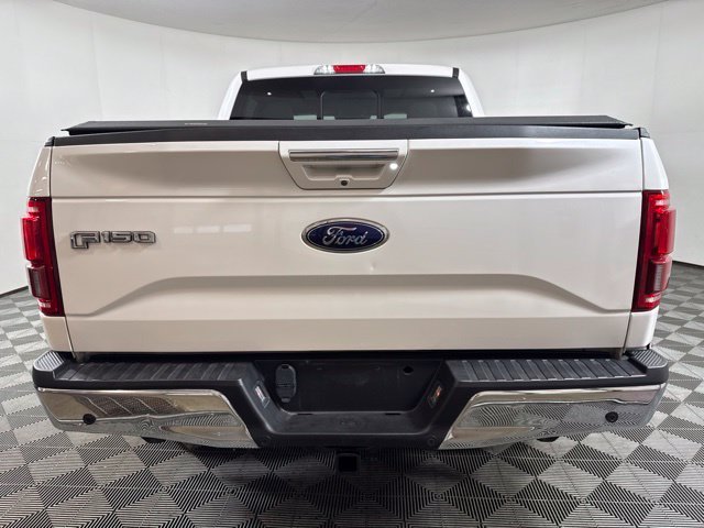 Used 2016 White Ford Lariat image 21