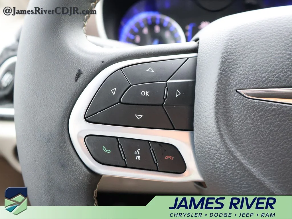 Used 2023 White Chrysler LX image 26
