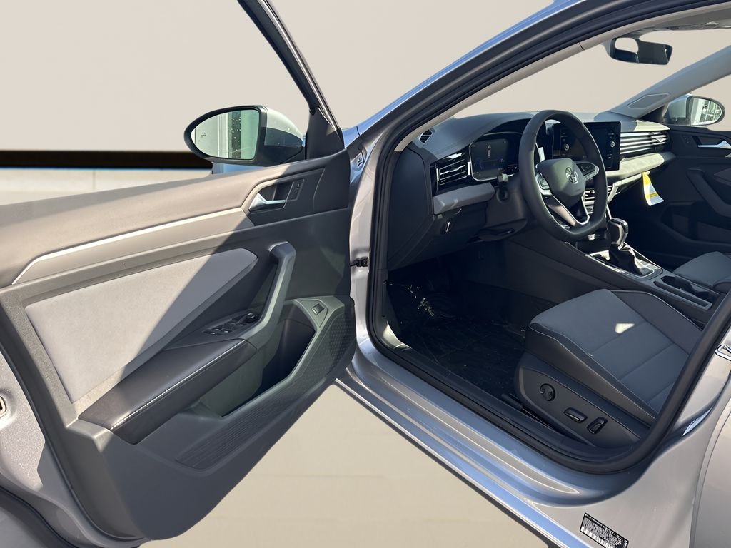 2026 Volkswagen Jetta SE - Photo 15