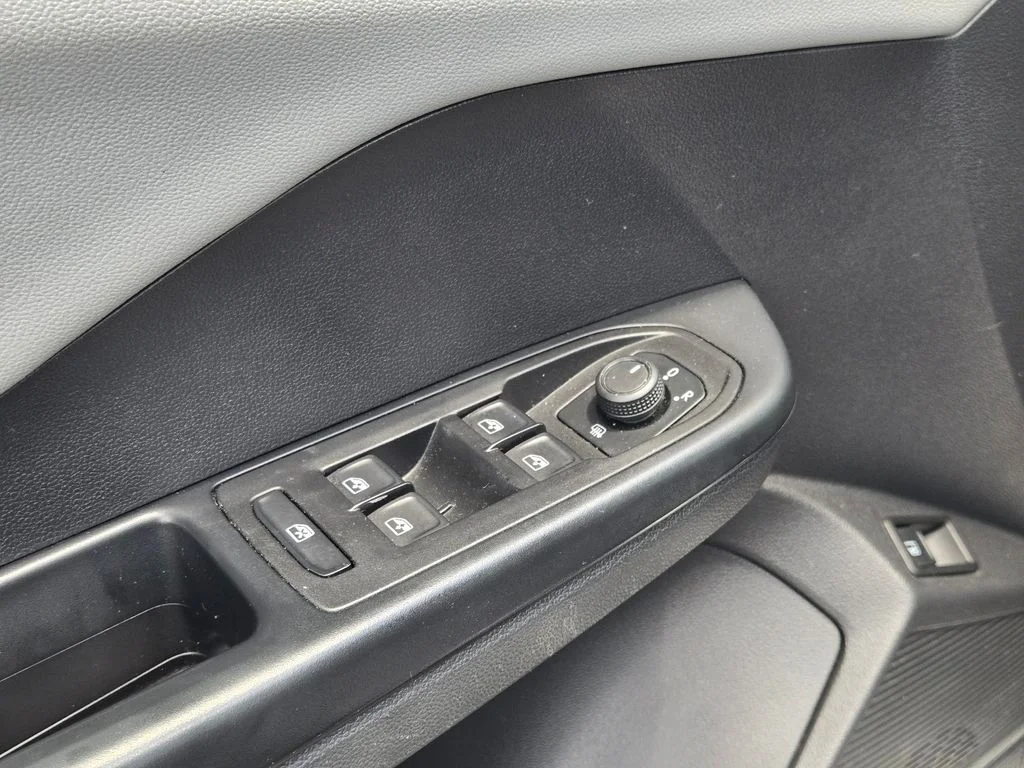 Used 2022 Gray Volkswagen 1.5T SE image 21