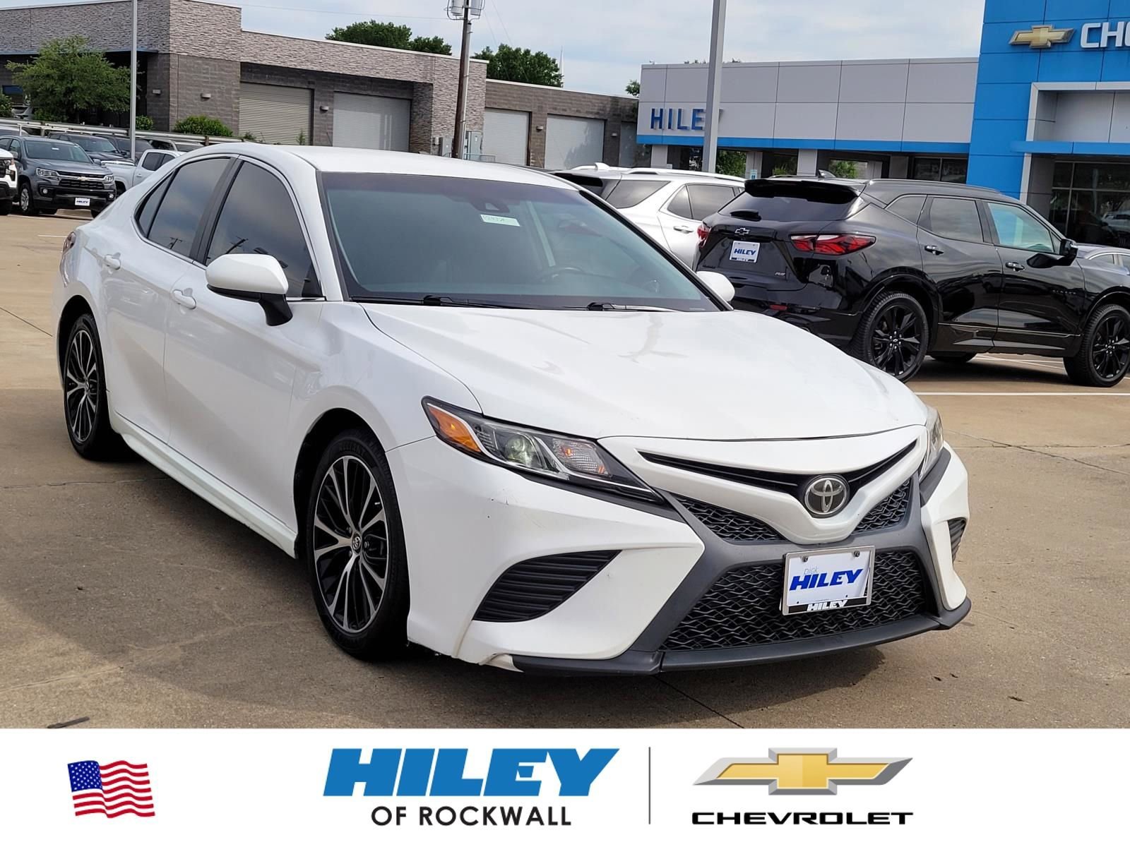 2020 Toyota Camry SE