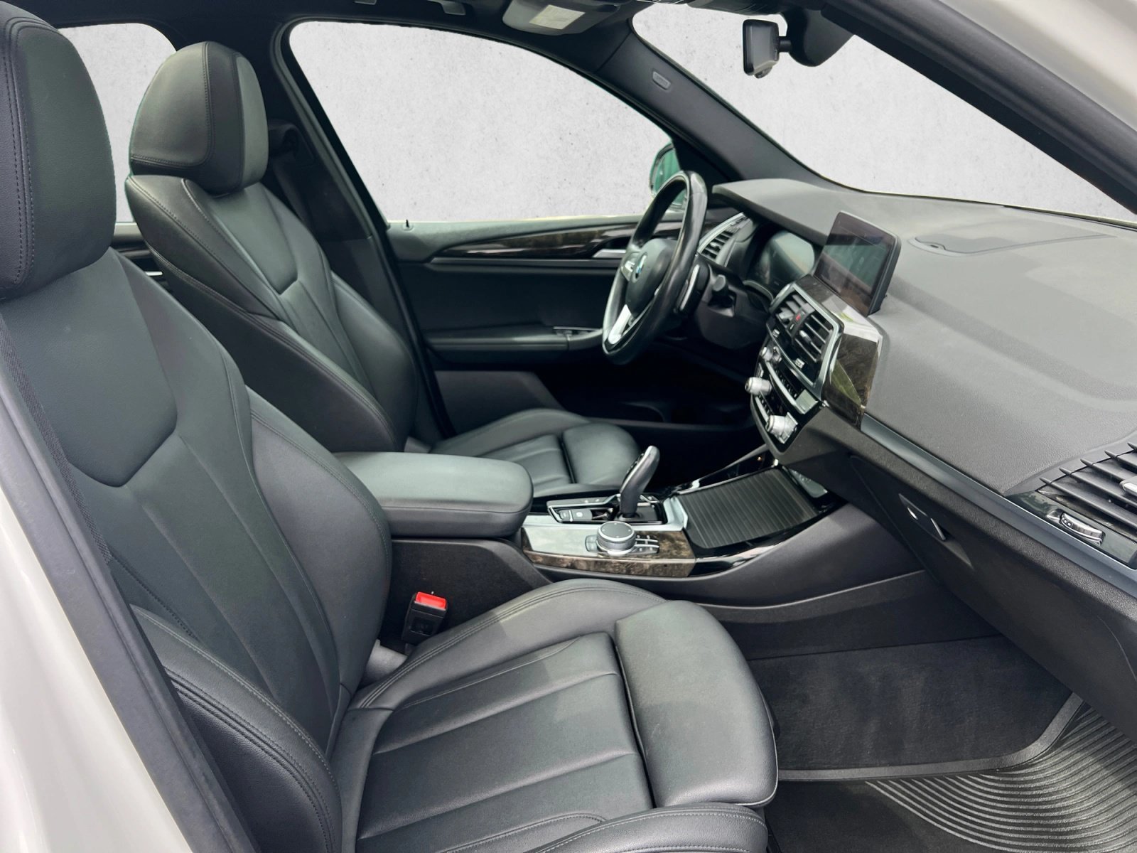 Used 2020 Alpine White BMW xDrive30i image 25