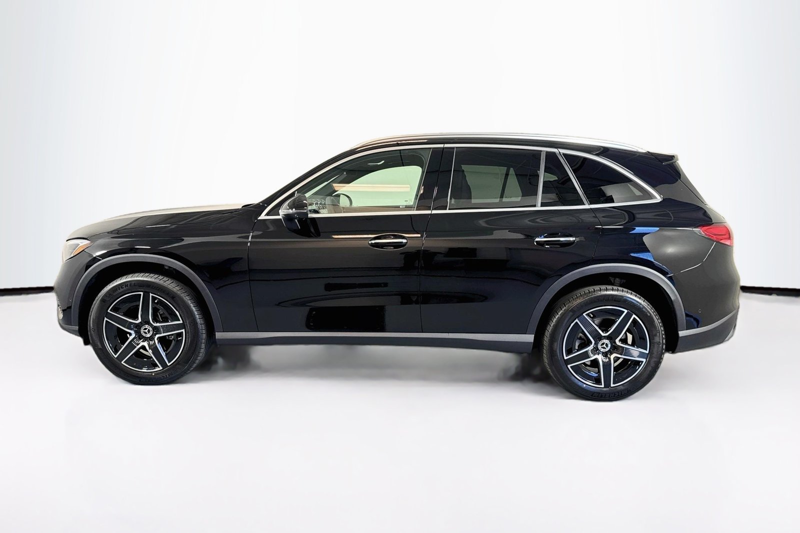 New 2026 Black Mercedes-Benz GLC 300 image 8