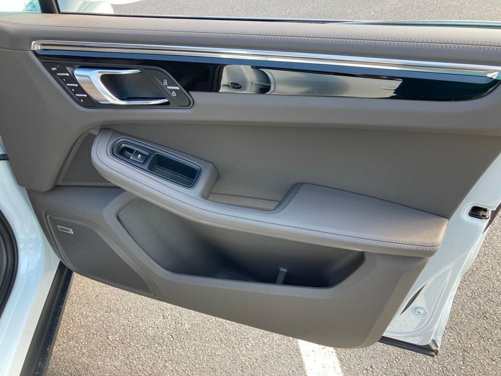 Used 2025 White Porsche AWD image 26