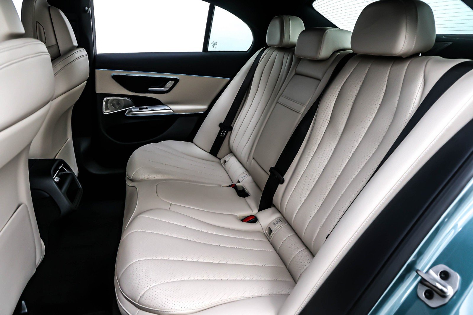 New 2026 Verde Silver Metallic Mercedes-Benz E 350 RWD Sedan image 8
