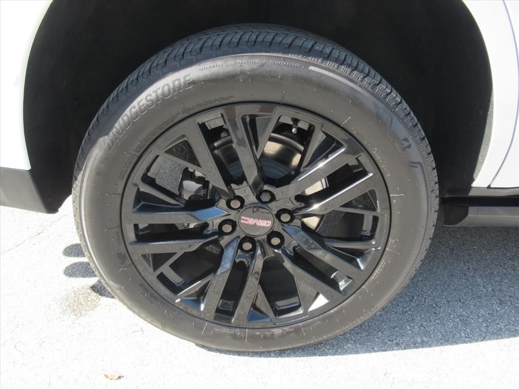Used 2024 White GMC Denali image 8