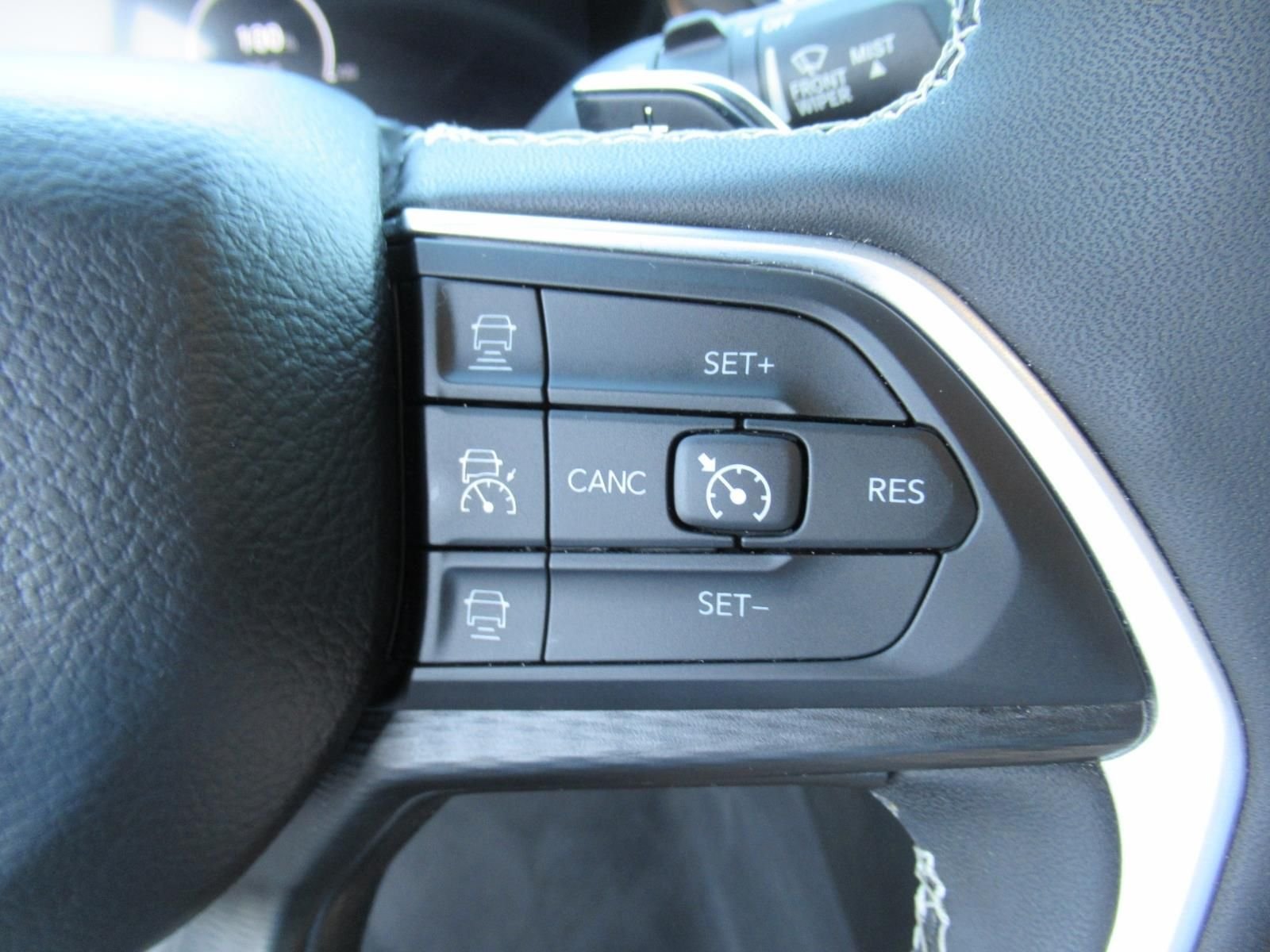 Used 2023 Black Jeep Altitude X image 24