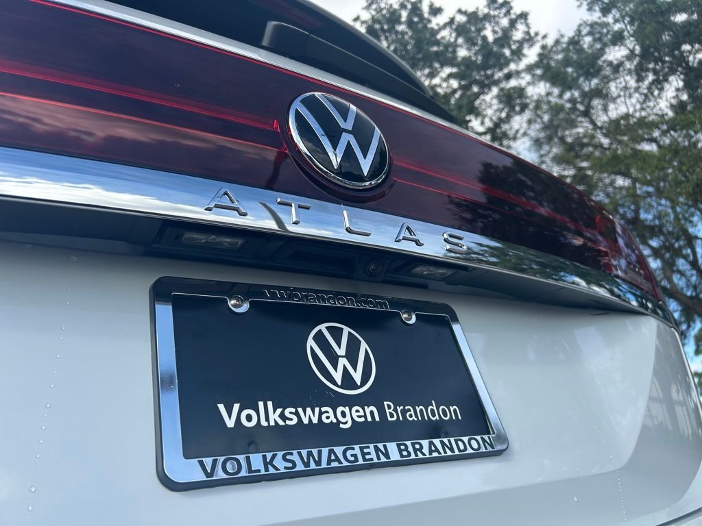 New 2026 Silver Volkswagen SE w/Technology image 42