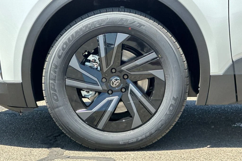New 2026 Wind Chill Pearl Toyota SE image 25
