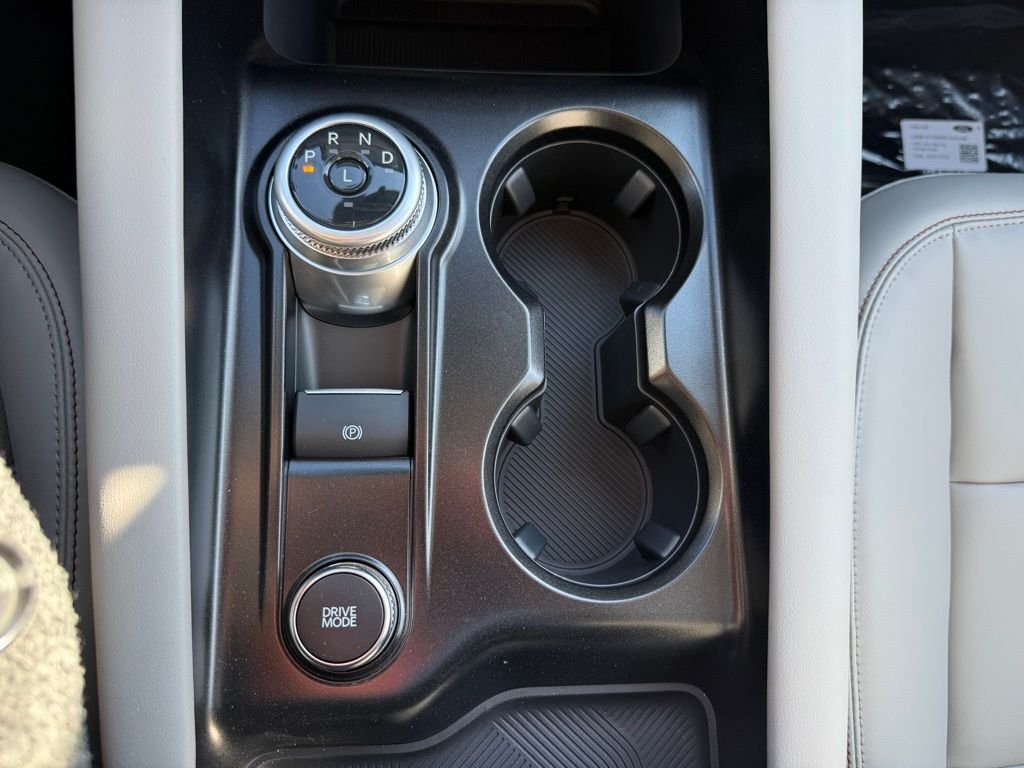 New 2026 Star White Metallic Tri-Coat Ford Active image 30