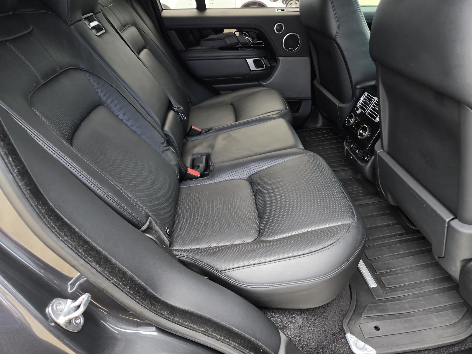 Used 2019 Carpathian Grey Premium Metallic Land Rover SC image 40