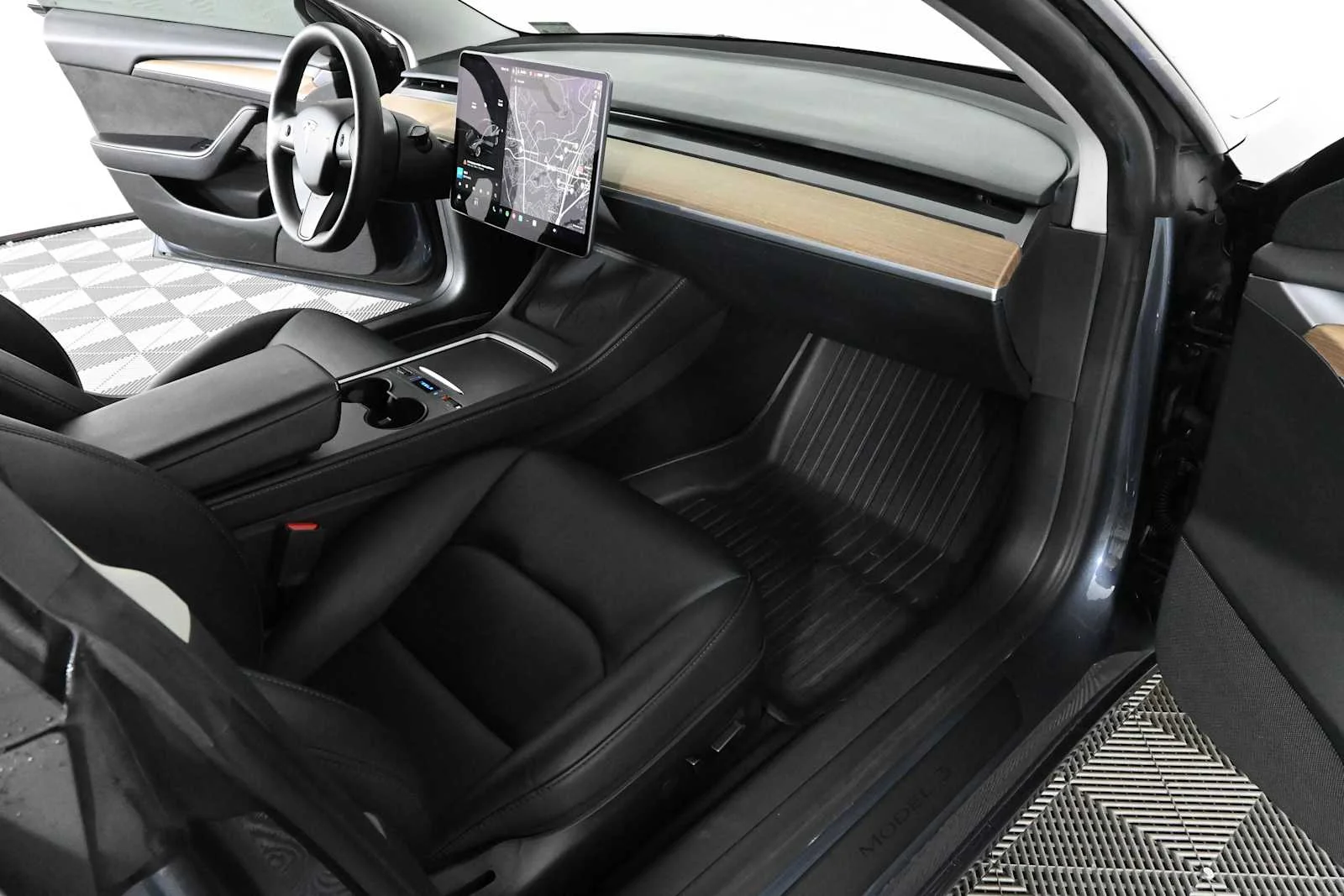 Used 2023 Midnight Silver Metallic Tesla  image 9