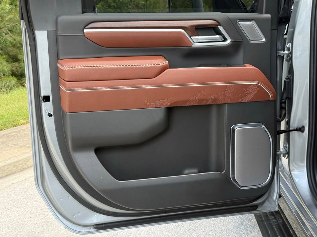 New 2026 Sterling Metallic GMC Denali Ultimate DRW image 23