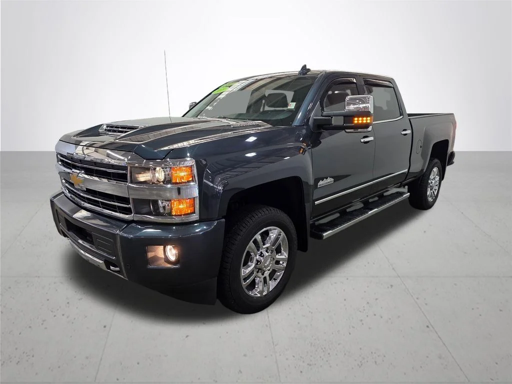 Used 2018 Gray Chevrolet High Country image 2