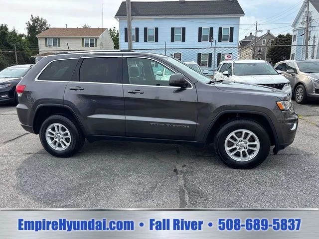 Used 2019 Gray Jeep Laredo E image 6