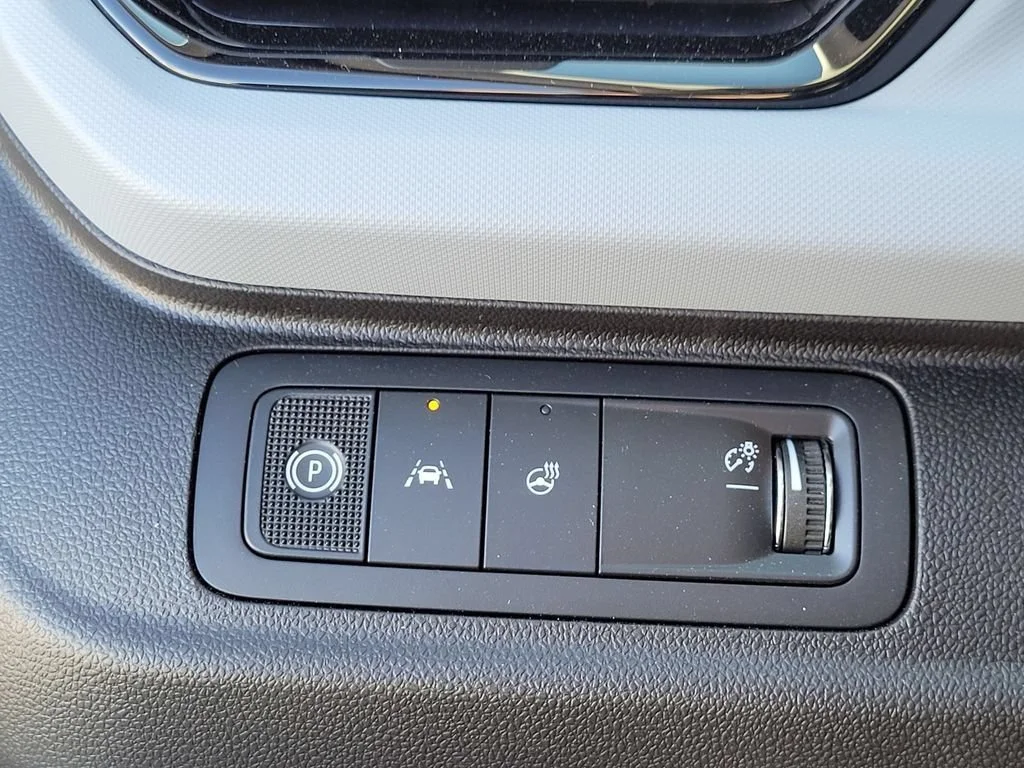 2027 Chevrolet Bolt RS - Photo 22