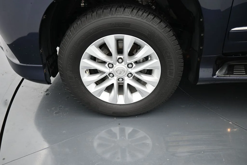 Used 2017  Lexus 460 image 14
