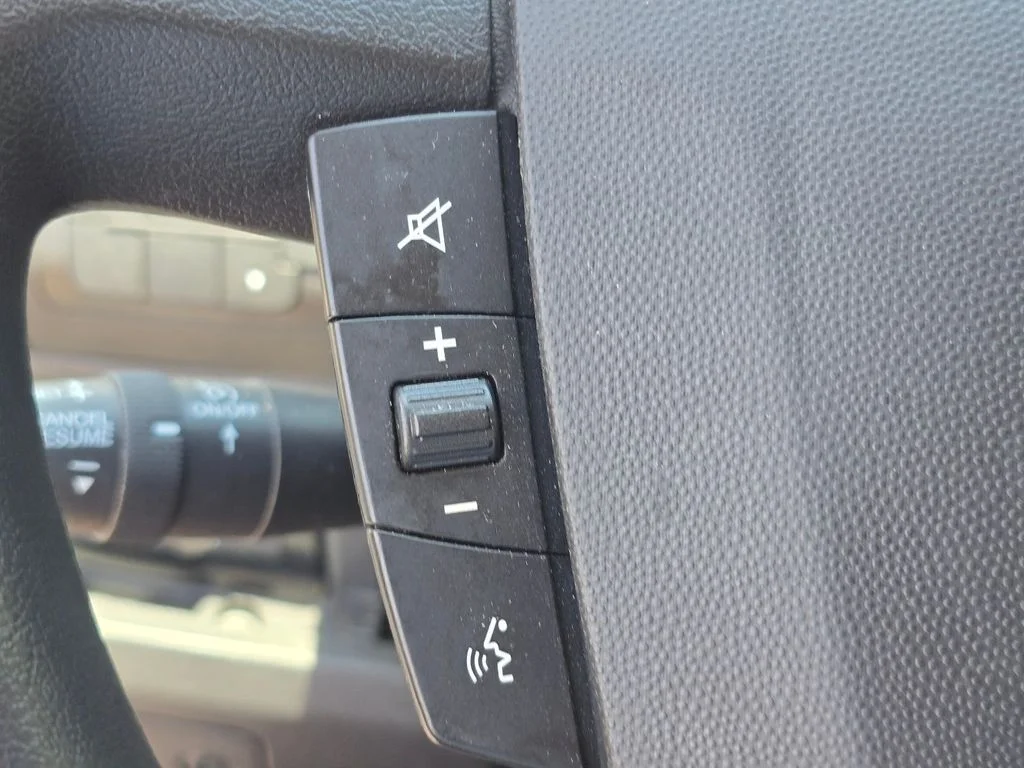Used 2021 White Ram Base image 18