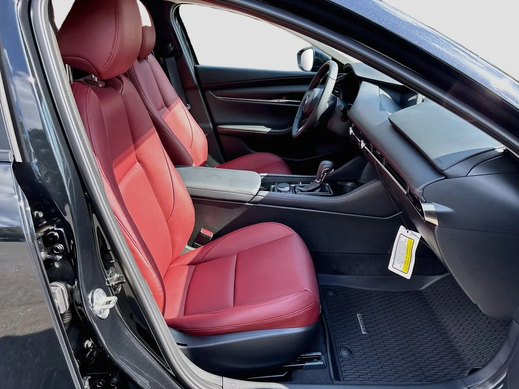 New 2026 Jet Black Mica Mazda 2.5 S Carbon Edition AWD image 28