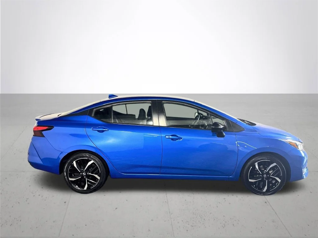 Used 2024 Blue Nissan 1.6 SR image 5