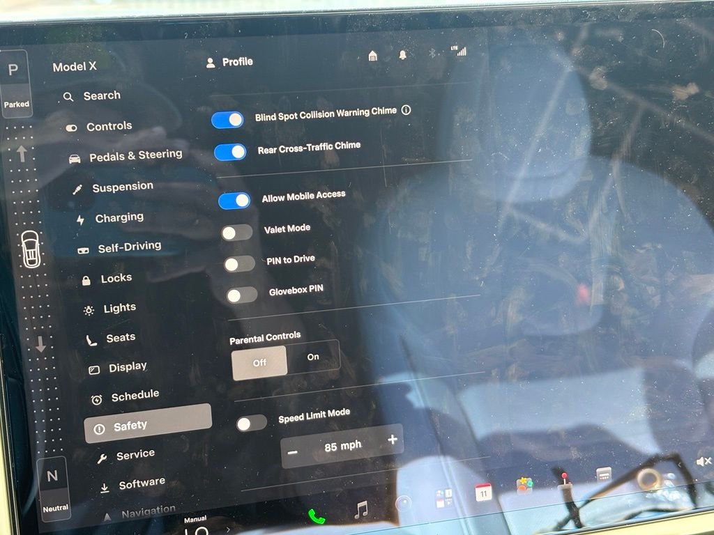 Used 2022  Tesla Plaid image 22