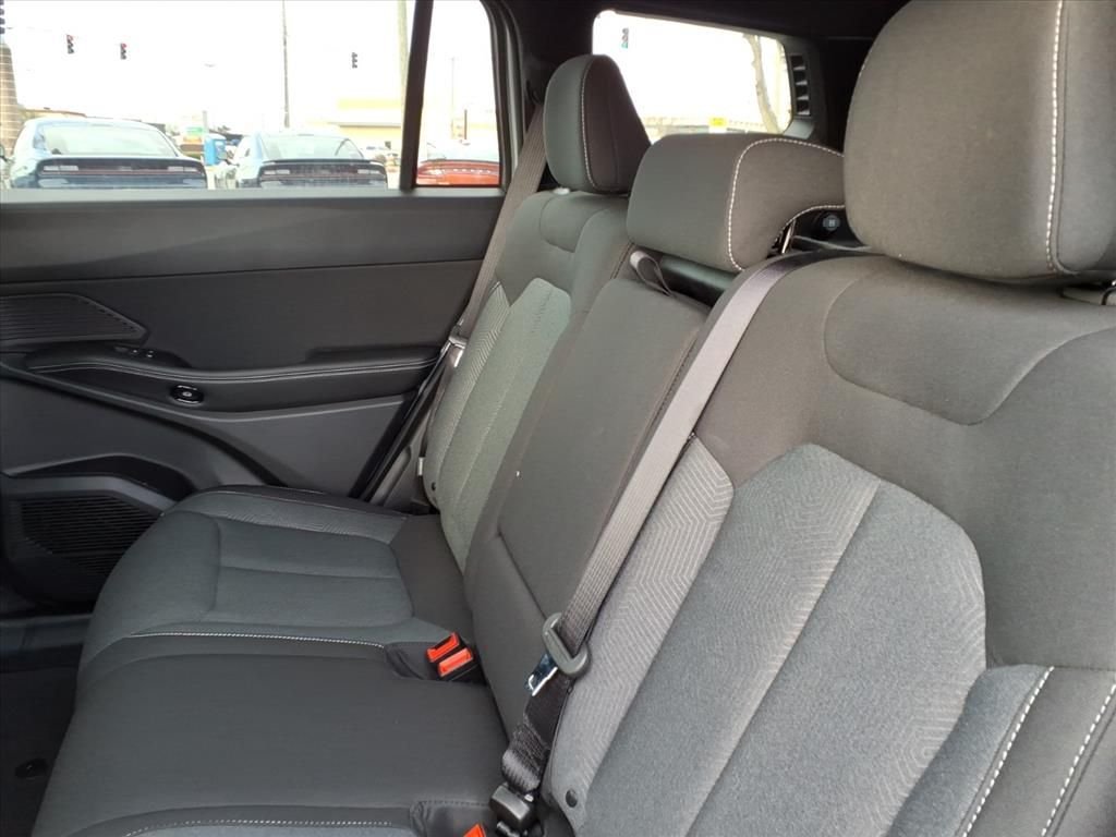 New 2026 Silver Zynith Clear-Coat Exterior Paint Jeep Laredo image 13