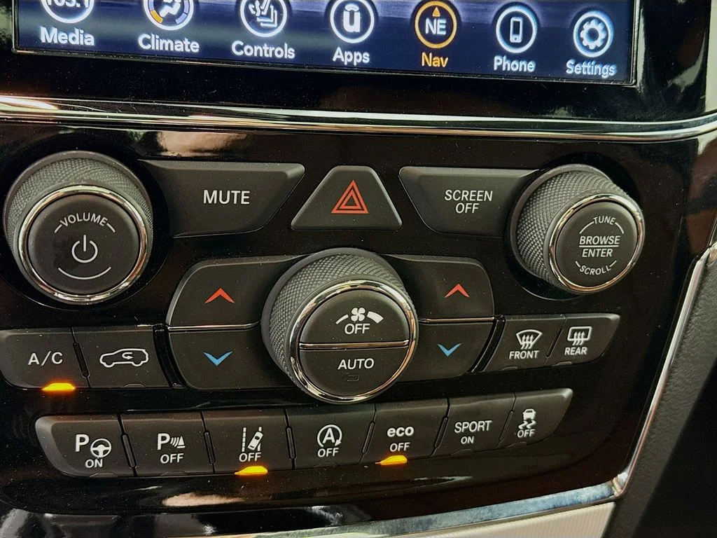 Used 2020 Brown Jeep Summit image 17