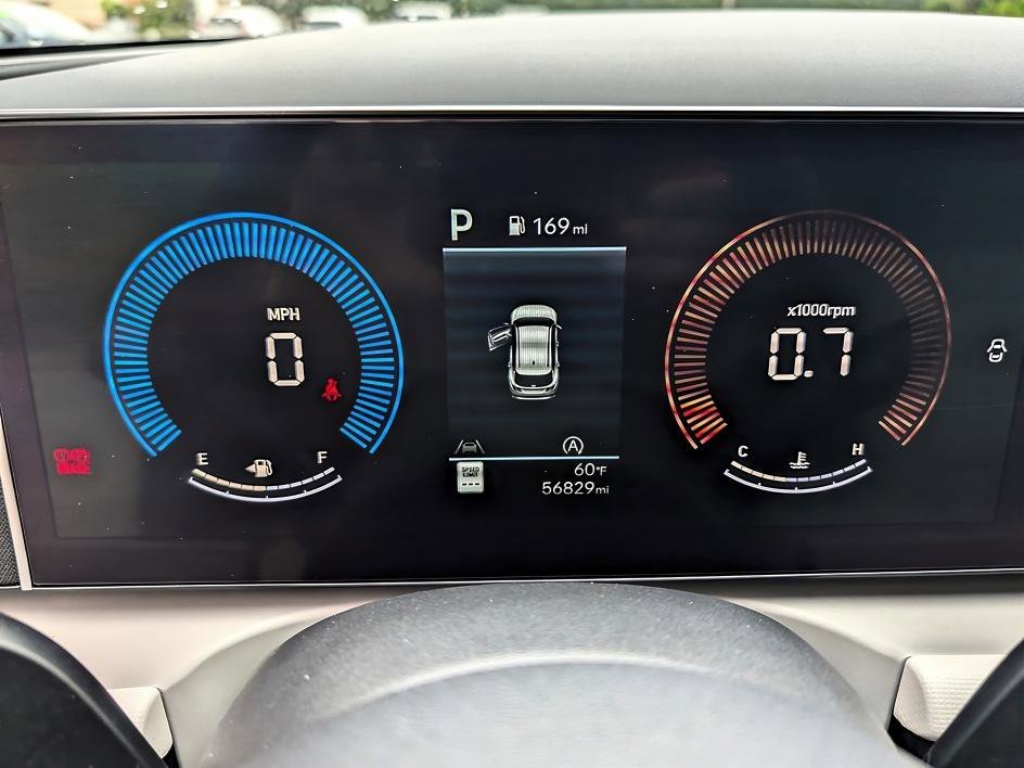 Used 2025 Hampton Gray Hyundai SEL image 21