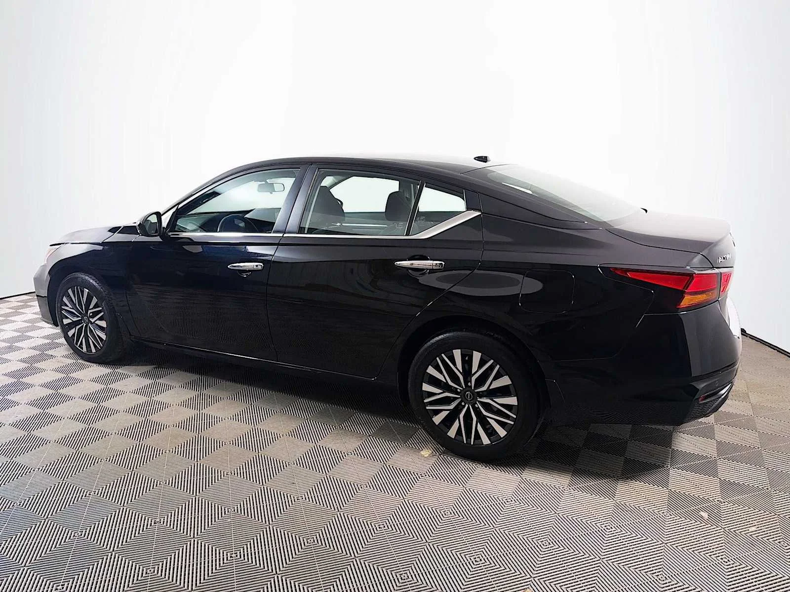 Certified Used 2023 Super Black Nissan 2.5 SV image 6
