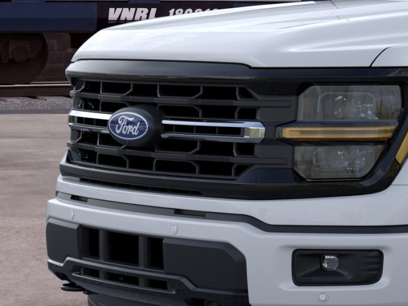 New 2026 Oxford White Ford XLT image 17