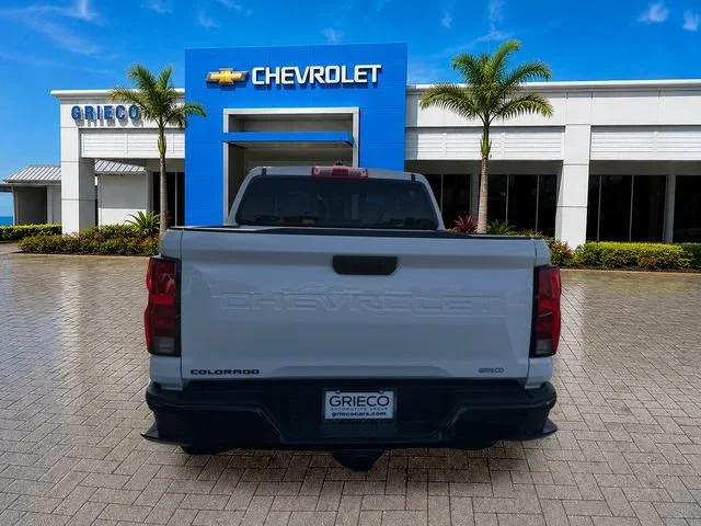 New 2026 Summit White Chevrolet WT image 5