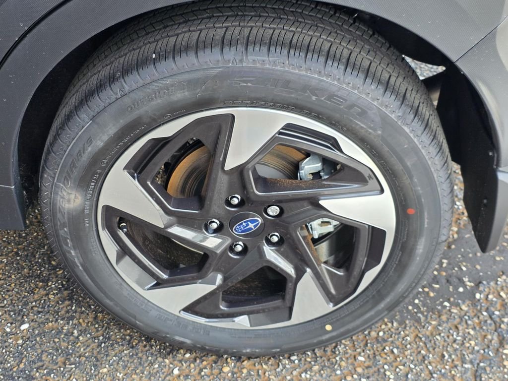 New 2026 CRYSTAL BLACK SILICA Subaru Limited image 35