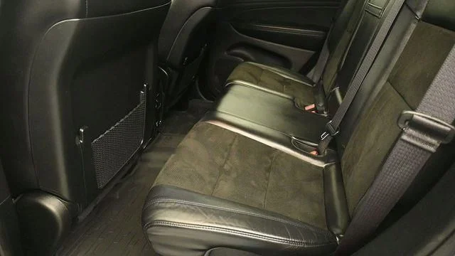 Used 2020 Silver Jeep Altitude image 10