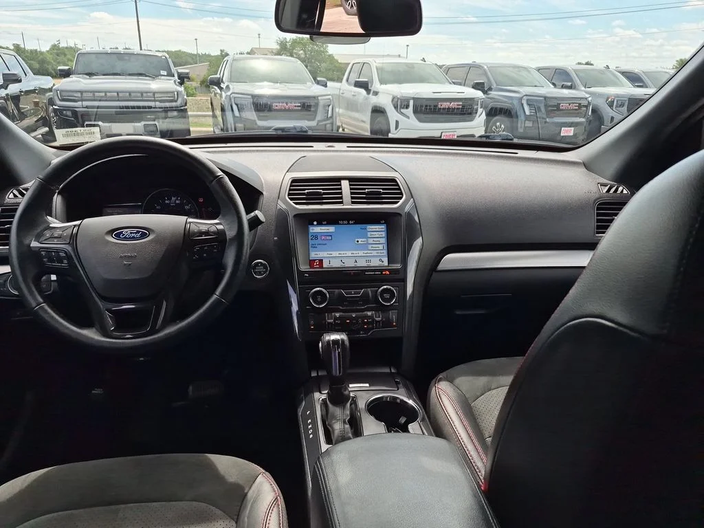 Used 2018 Gray Ford XLT image 31