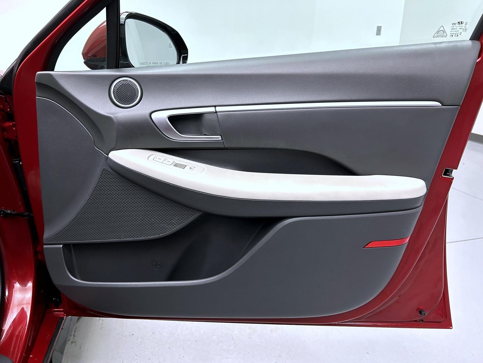 Used 2025 Red Hyundai SEL image 16