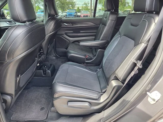 Used 2024 Gray Jeep Altitude image 5