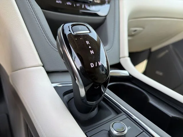 Used 2024 White Cadillac Premium Luxury image 20